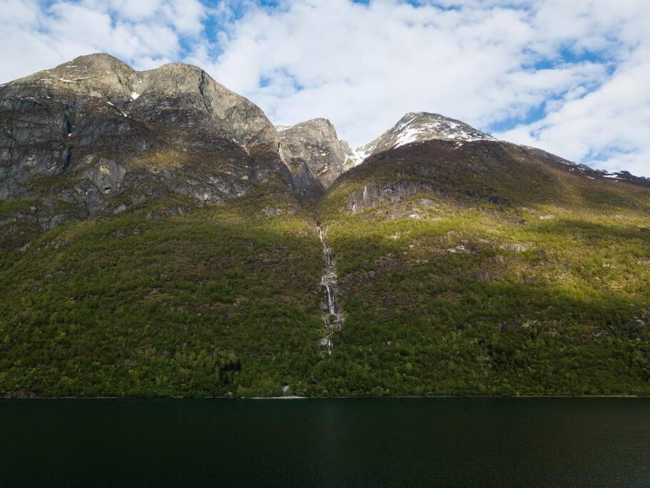 Lake View Apartment, Oldedalen Stryn Bagian luar foto